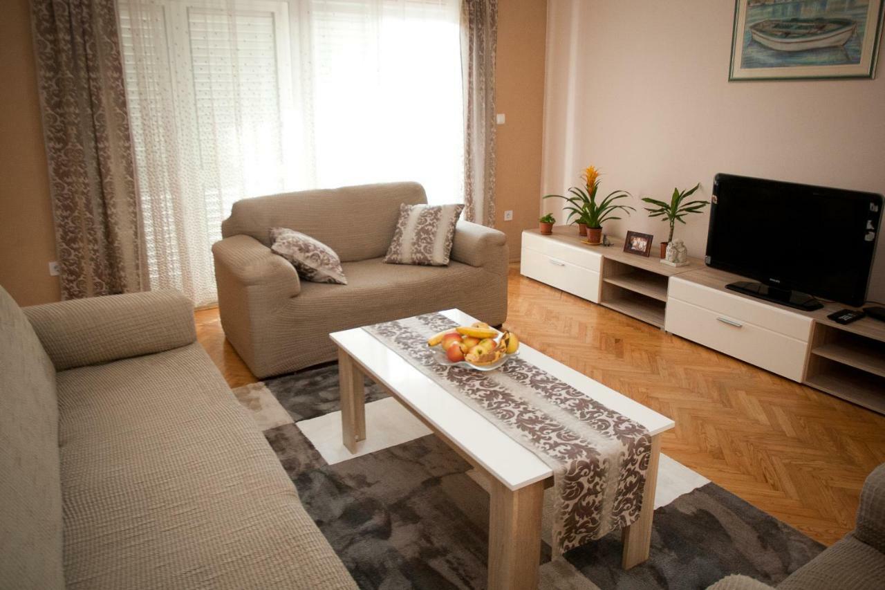 Apartman Ana Radovin エクステリア 写真